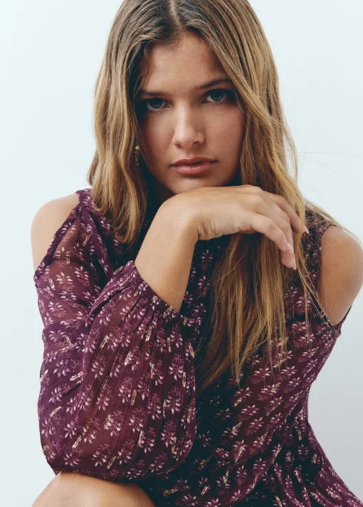 Blusa cut out estampado sello indio*Brownie Clearance