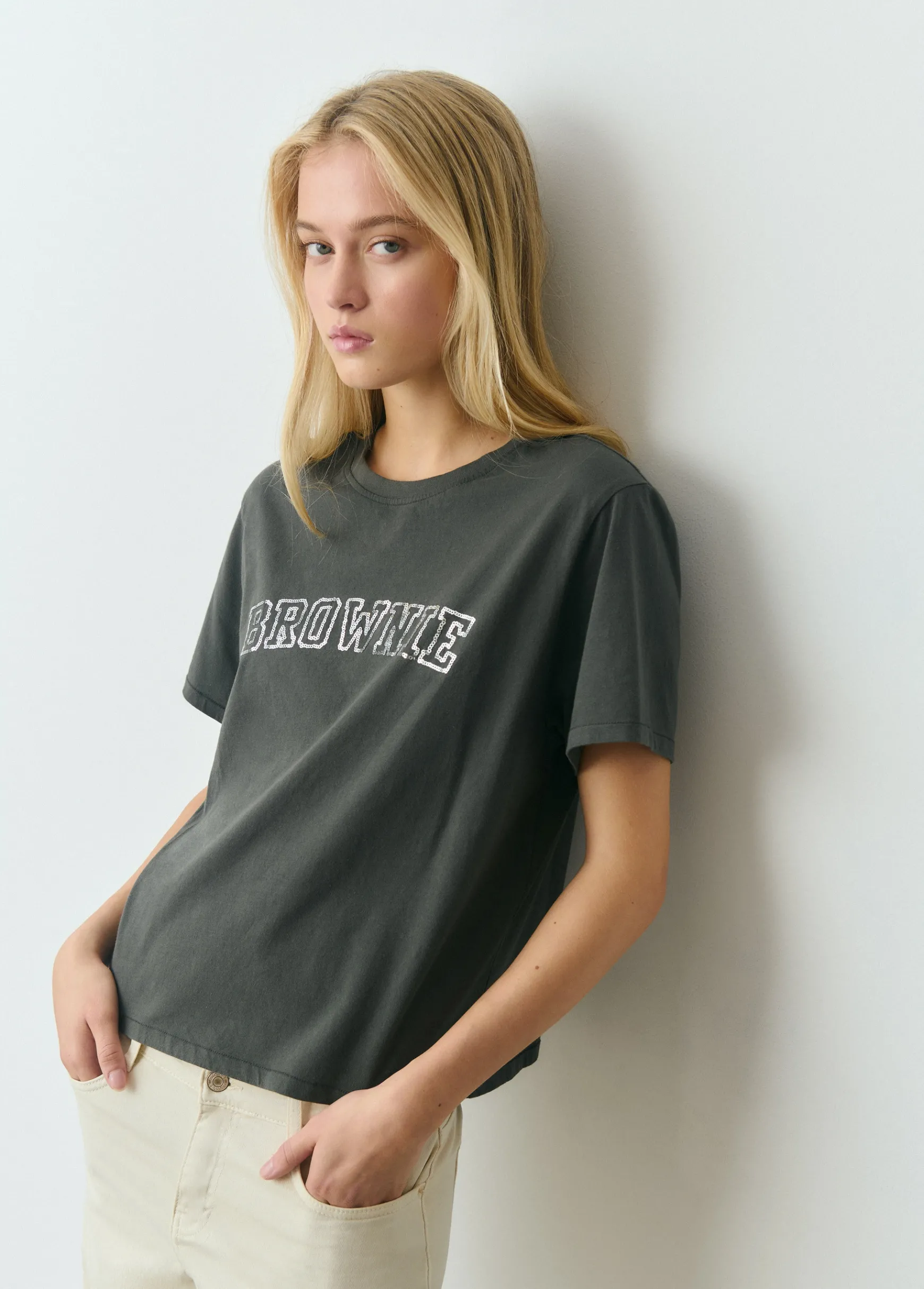 Camiseta manga corta texto bordado lentejuelas*Brownie Best