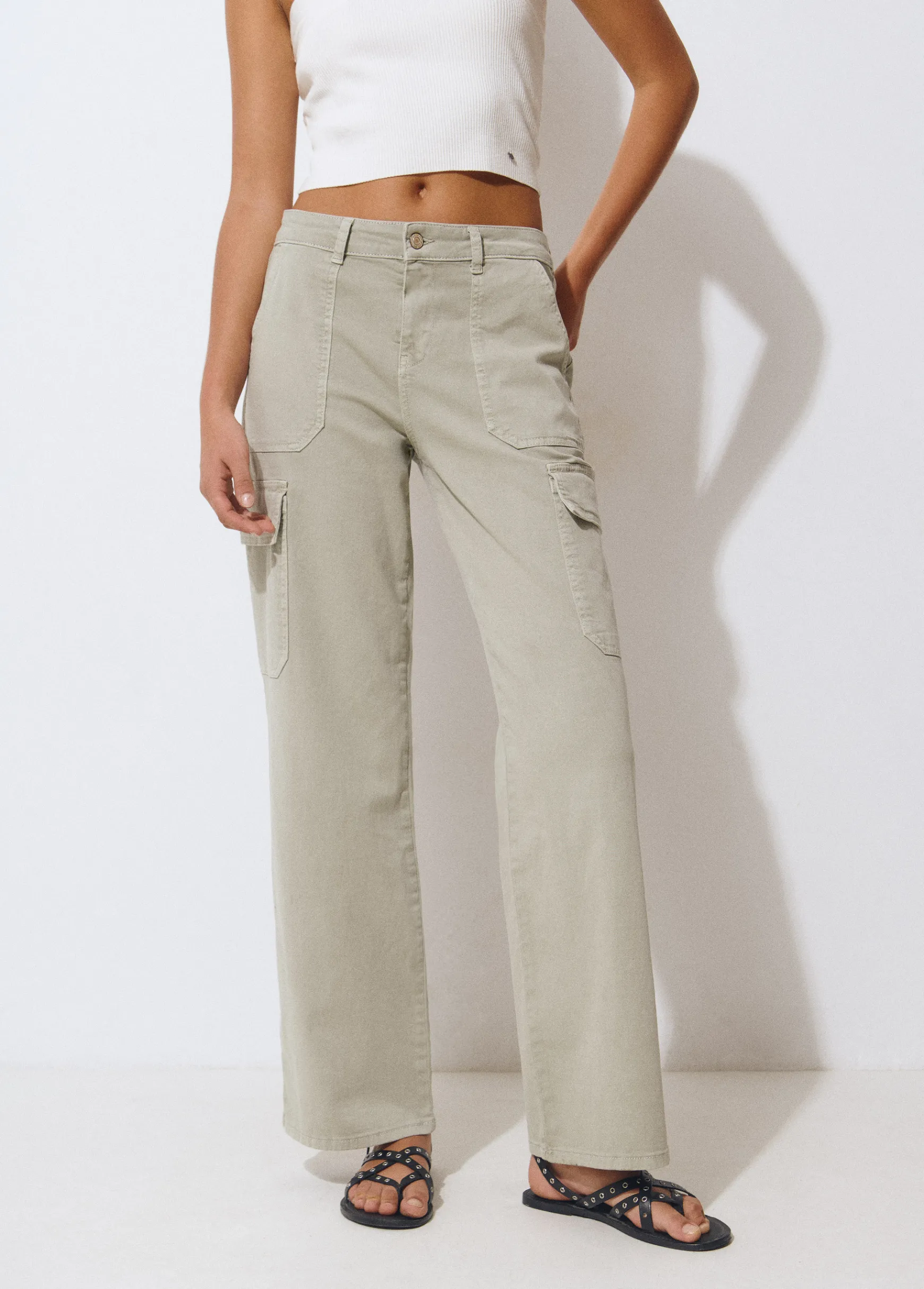 Pantalón recto cargo*Brownie Outlet